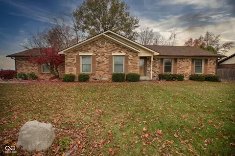 2980 S Sunrise Dr, New Palestine, IN 46163