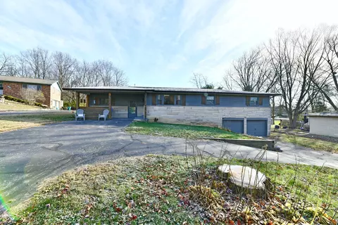 626 Hillcrest Dr, Westfield, IN 46074