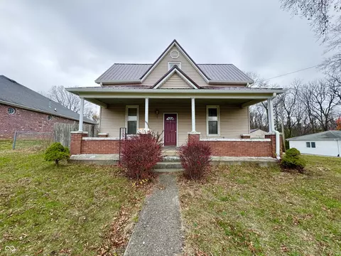 301 W 7th St, Veedersburg, IN 47987