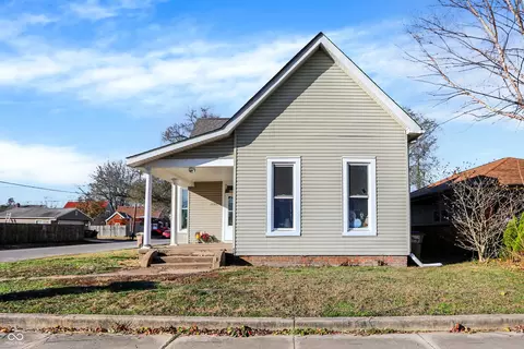 1702 Maple St, Columbus, IN 47201