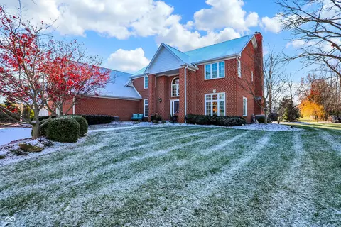 661 Birdsong Ln, Carmel, IN 46032