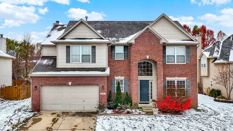 9981 Hidden Falls Cir, Fishers, IN 46037