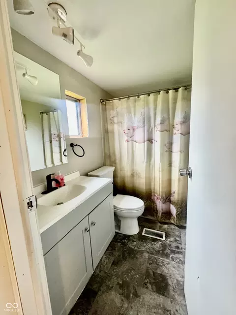 Bath - 312 E Raildroad Street St, Roachdale, IN 46172 photo 1 of 2