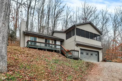 13832 W Old Nashville Rd, Columbus, IN 47201