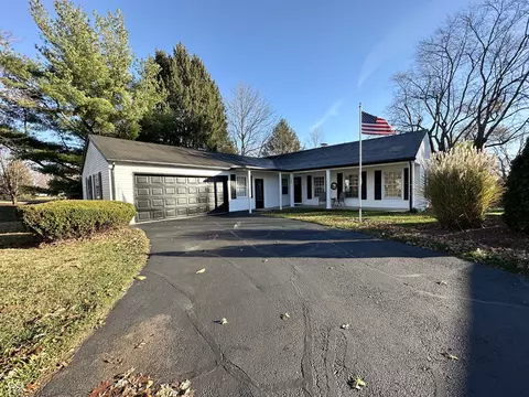 108 Circle Dr, New Market, IN 47965