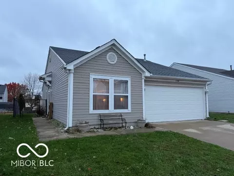 1308 Crescent Dr, Greenwood, IN 46143