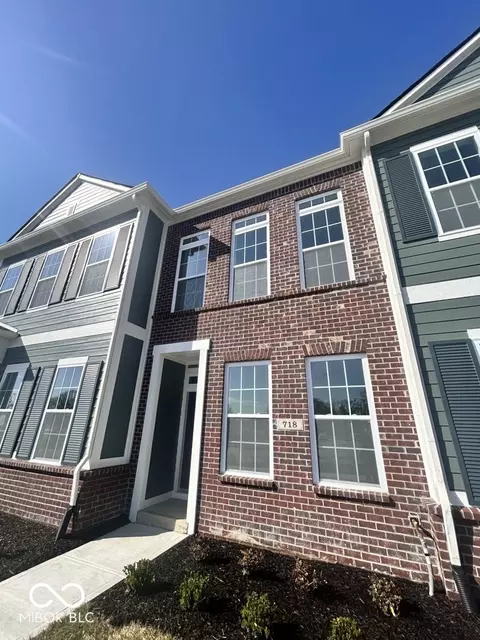718 Kinzer Dr, Carmel, IN 46032