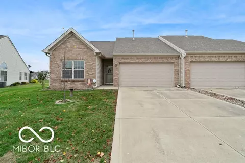 10661 Swan Ct, Indianapolis, IN 46231