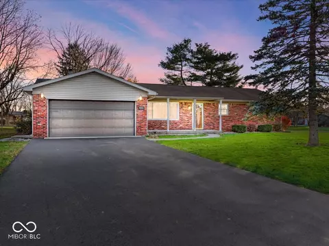 1035 W Highland Dr, Shelbyville, IN 46176