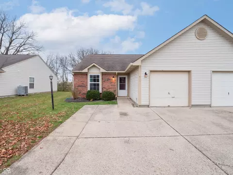 411 Woodberry Dr, Danville, IN 46122