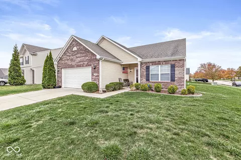 7939 Bullfinch Ln, Indianapolis, IN 46239