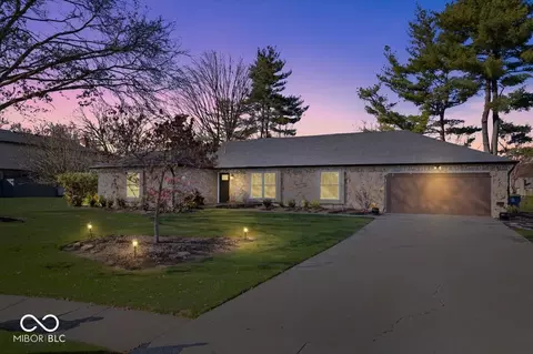 10495 Lakeshore Pl, Carmel, IN 46033