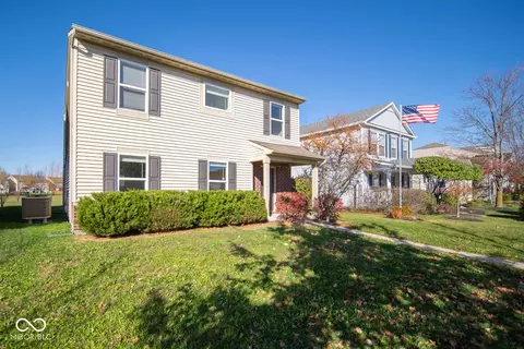 2132 Cedarmill Dr, Franklin, IN 46131