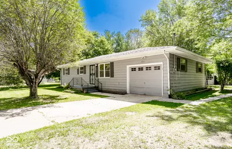 233 W Berna Dr, Scottsburg, IN 47170