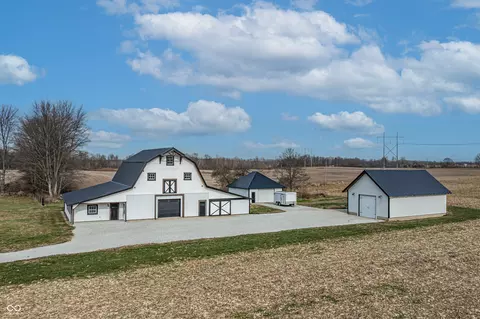 9462 N Rushville Rd, Knightstown, IN 46148