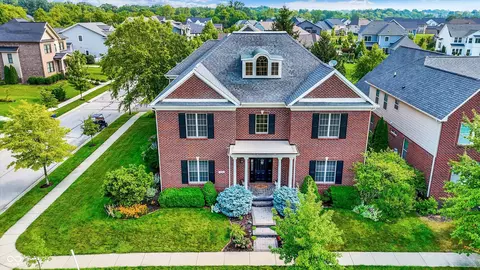 6695 W Deerfield Dr, Zionsville, IN 46077