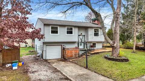 1124 Commission Rd, Greenwood, IN 46142