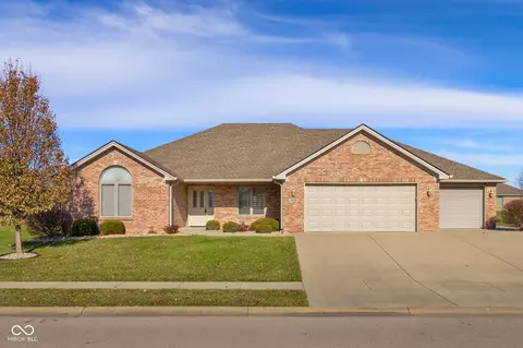 5138 Imperial Dr, Columbus, IN 47203