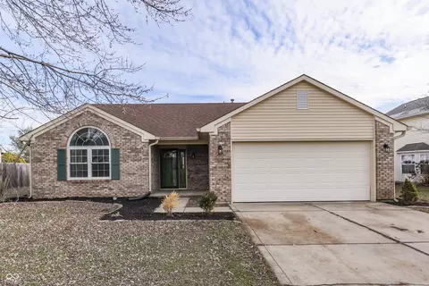 1168 Oak Leaf Rd, Franklin, IN 46131