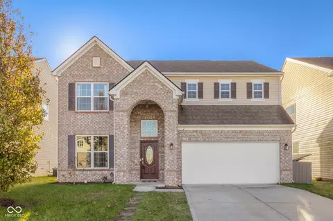 2291 Creek Bank Dr, Columbus, IN 47201