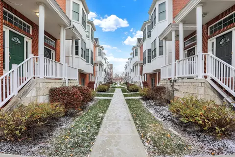 838 S Park Trail Dr #18, Carmel, IN 46032