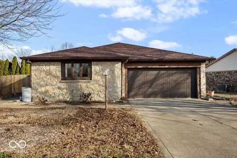 5414 Honey Manor Dr, Indianapolis, IN 46221