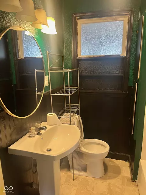 Bath - 107 E 3rd St, Fowler, IN 47944 photo 1 of 1