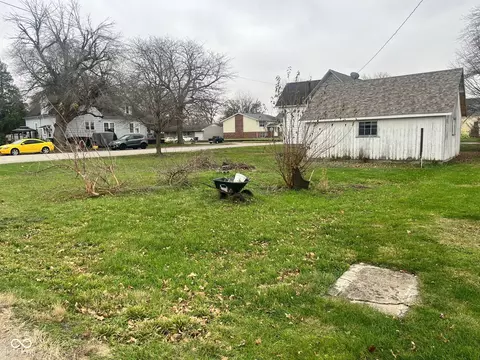 Exterior - 107 E 3rd St, Fowler, IN 47944 photo 5 of 5