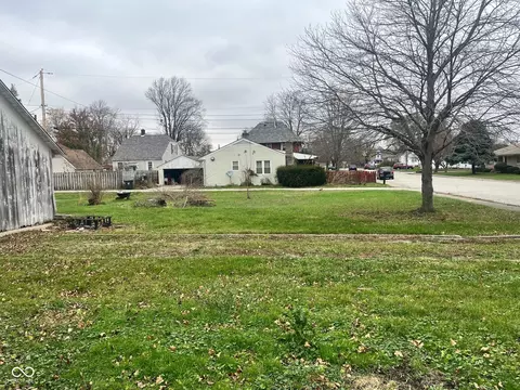 Exterior - 107 E 3rd St, Fowler, IN 47944 photo 2 of 5