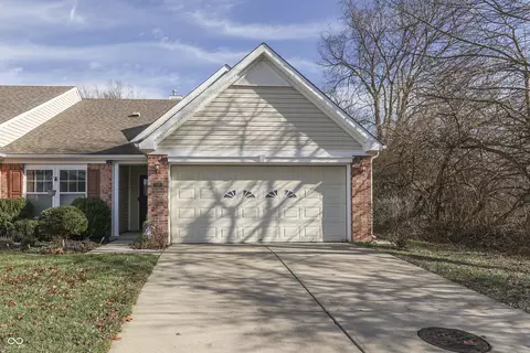 7455 Oak Knoll Dr, Indianapolis, IN 46217