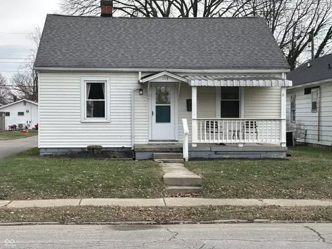 1713 Chestnut St, Columbus, IN 47201