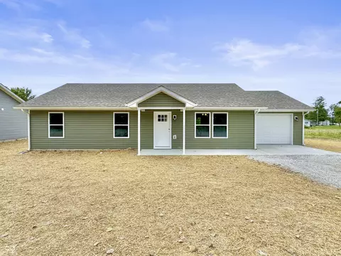 629 E Walnut St, Crothersville, IN 47229