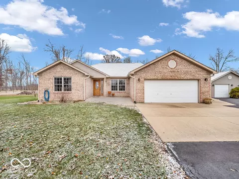 13010 E Legal Tender Rd, Columbus, IN 47203