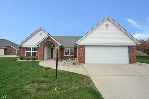 4126 S Black Oak Ln, New Palestine, IN 46163