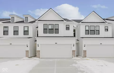 3294 Morab Dr, Zionsville, IN 46077