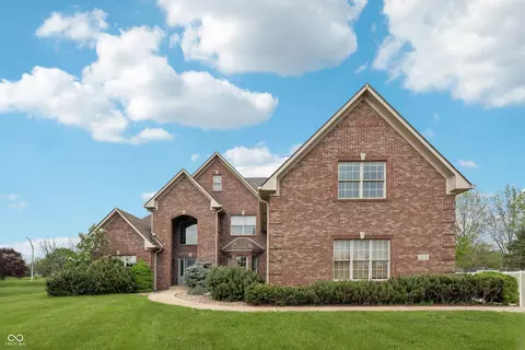 1038 White Oak Dr, Plainfield, IN 46168