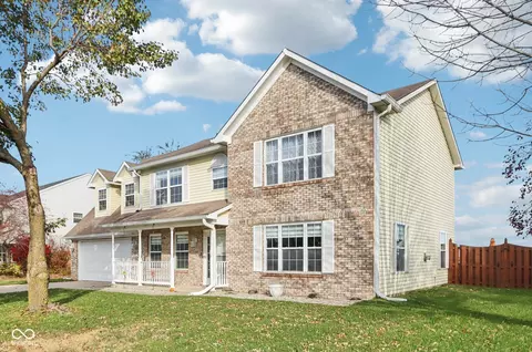 737 West St, Whiteland, IN 46184