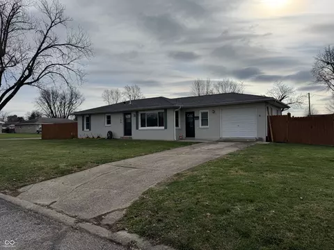 108 E Harrison Dr E, Seymour, IN 47274