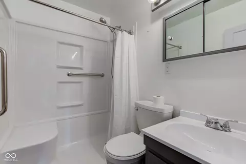 Bath - 1304 E 38th St, Anderson, IN 46013 photo 1 of 4