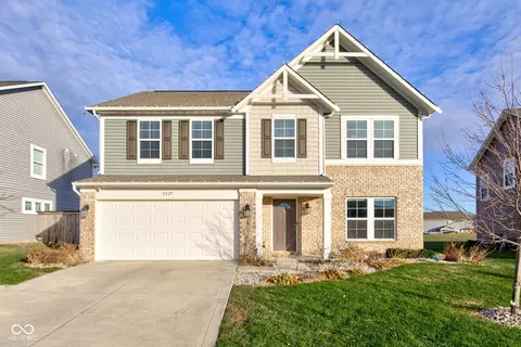 8229 Lupine Dr, Plainfield, IN 46168