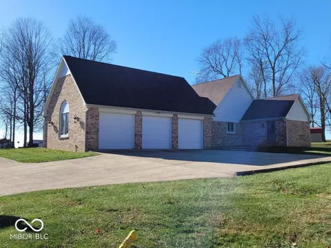 412 W Lawton Cir, Rushville, IN 46173