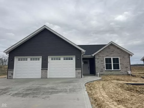 66 Westview Dr, Batesville, IN 47006
