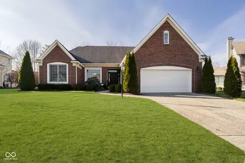 11742 Whisper Bay Ct, Carmel, IN 46033