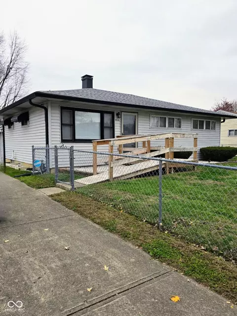4010 Standish Dr, Indianapolis, IN 46221