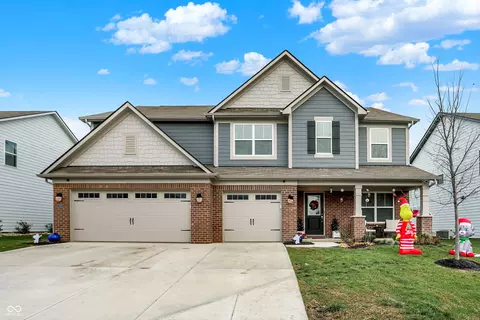 2447 S Copperstone Dr, New Palestine, IN 46163