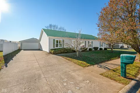 3377 Orchard Valley Dr, Columbus, IN 47203