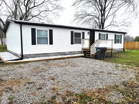 1693 Country Manor St, North Vernon, IN 47265