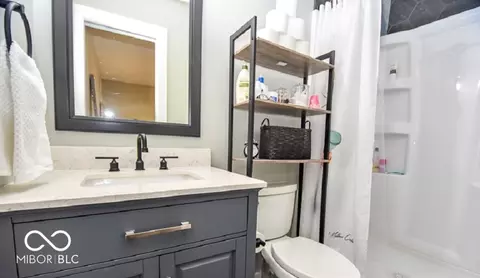 Bath - 812 E Waterloo Ct, Bloomington, IN 47401 photo 2 of 4