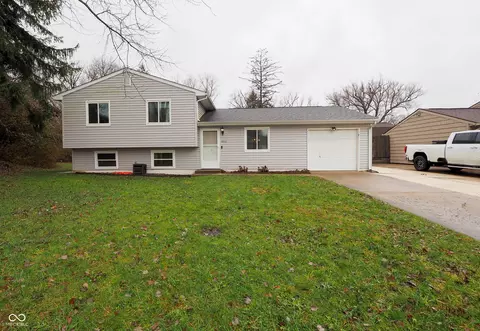 8523 Farmhill Rd, Indianapolis, IN 46231