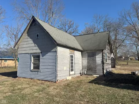 538 Madison St, Montezuma, IN 47862